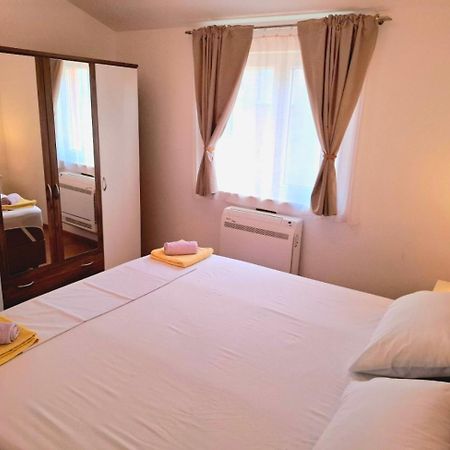 Apartman Adagio Zaboric Buitenkant foto