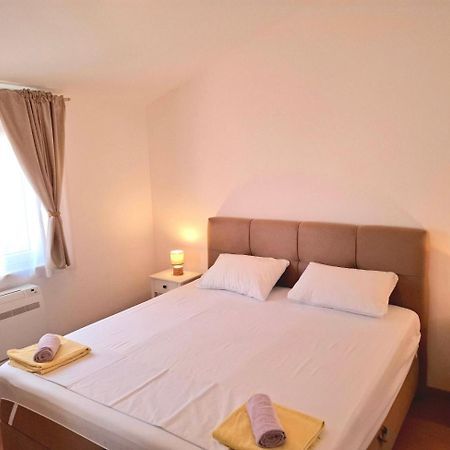 Apartman Adagio Zaboric Buitenkant foto